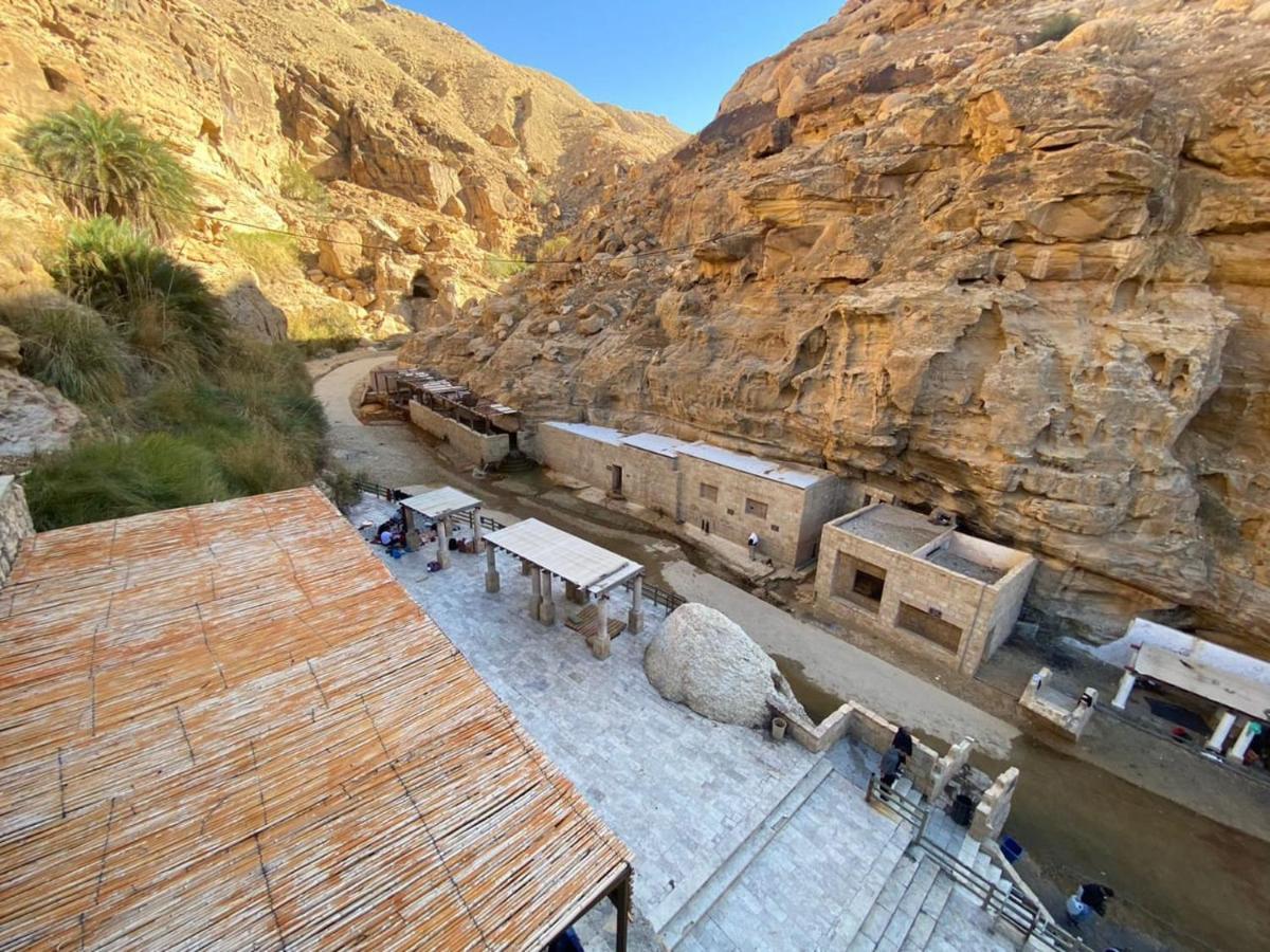 Afra Hot Springs Chalets At-Tafilah Esterno foto