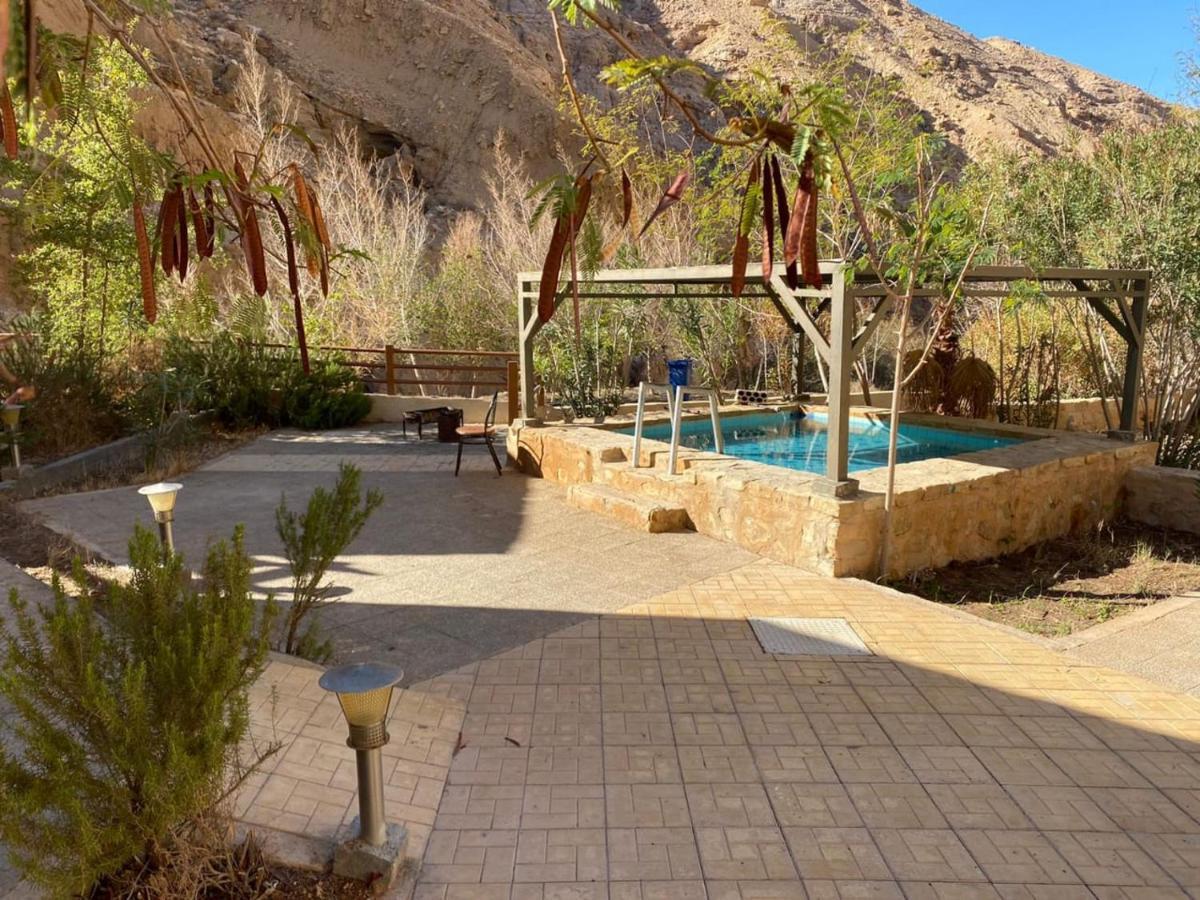 Afra Hot Springs Chalets At-Tafilah Esterno foto