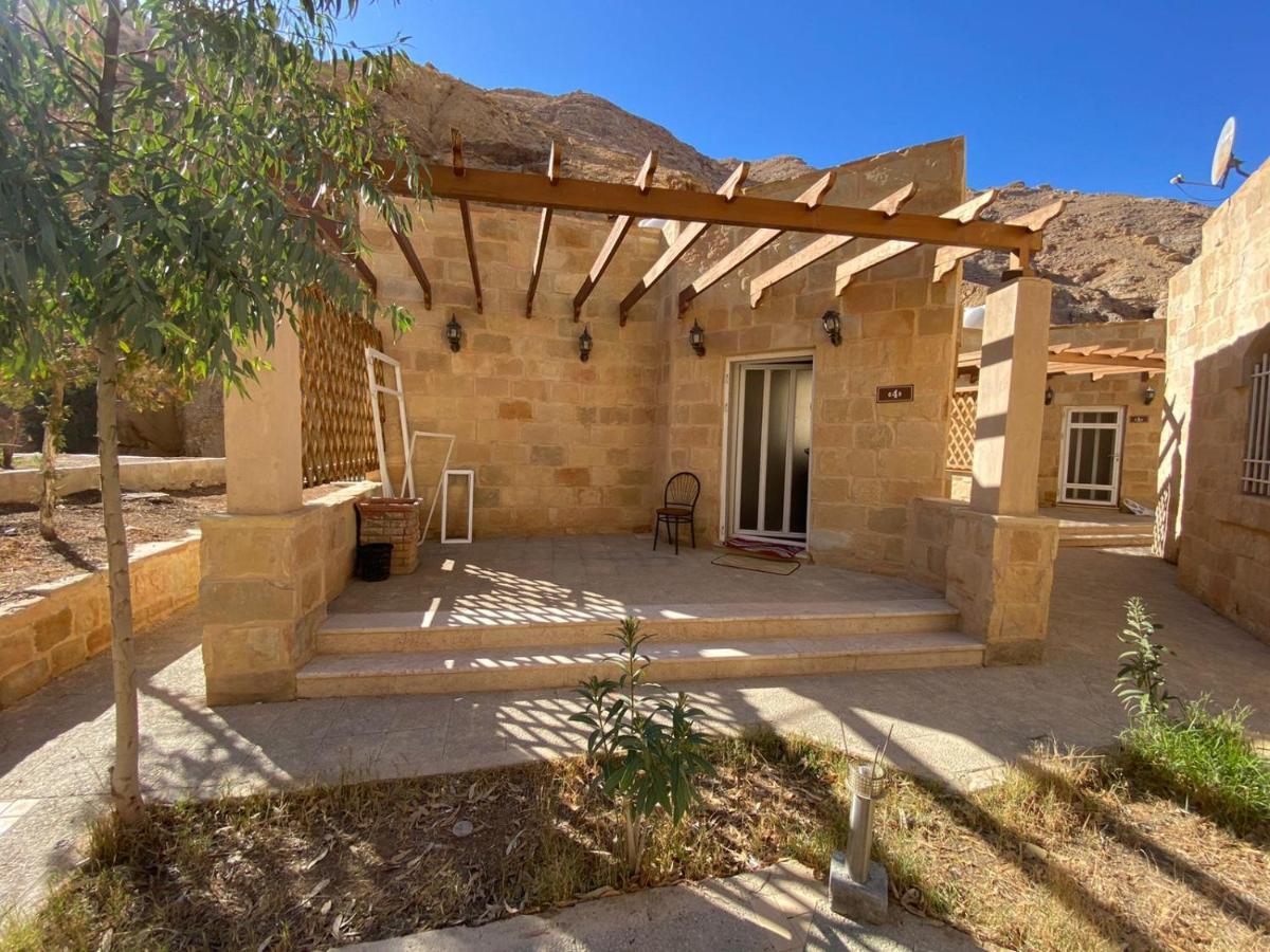 Afra Hot Springs Chalets At-Tafilah Esterno foto