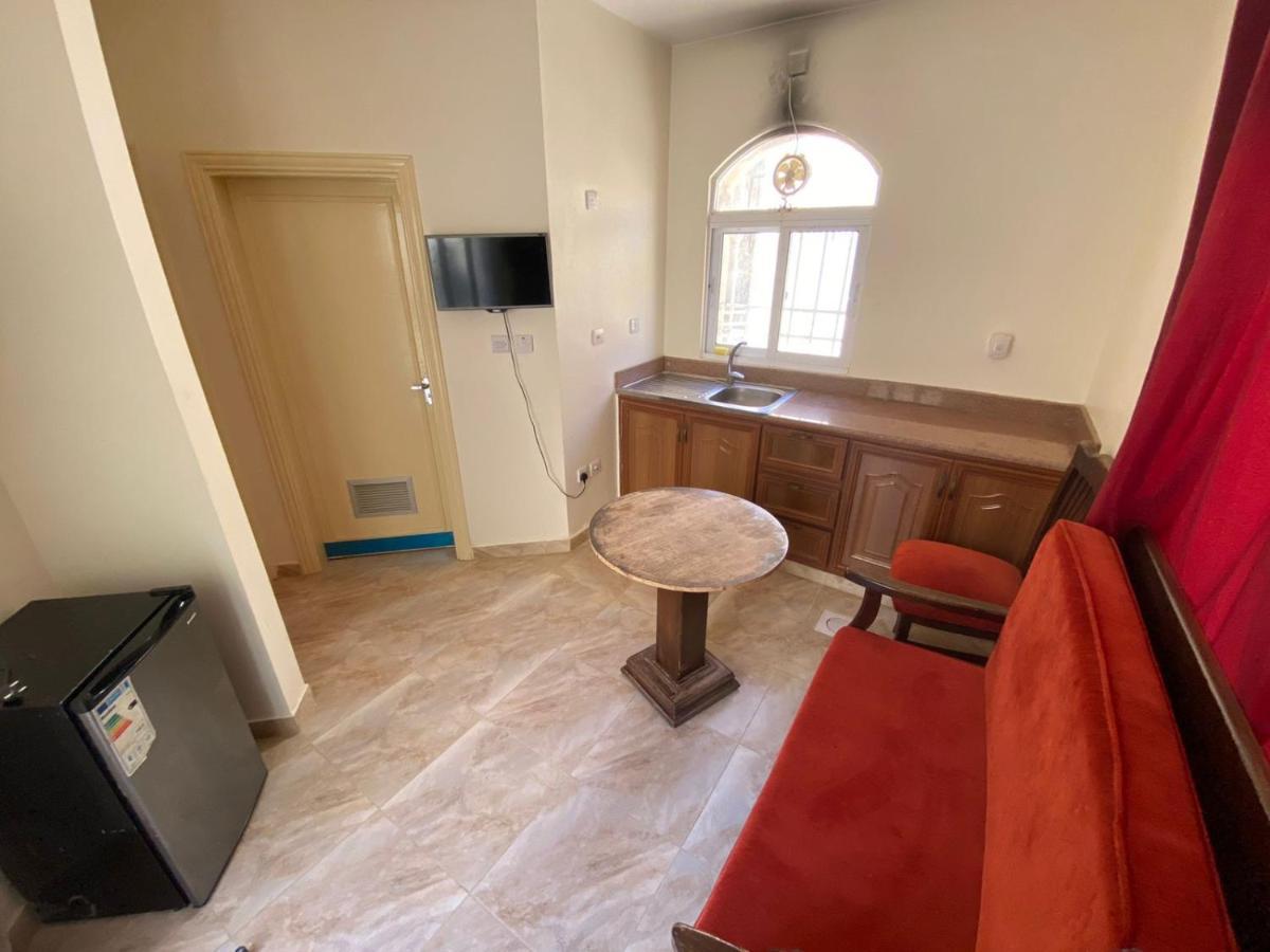 Afra Hot Springs Chalets At-Tafilah Esterno foto