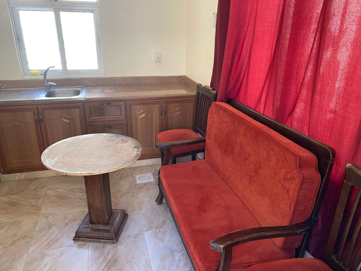 Afra Hot Springs Chalets At-Tafilah Esterno foto