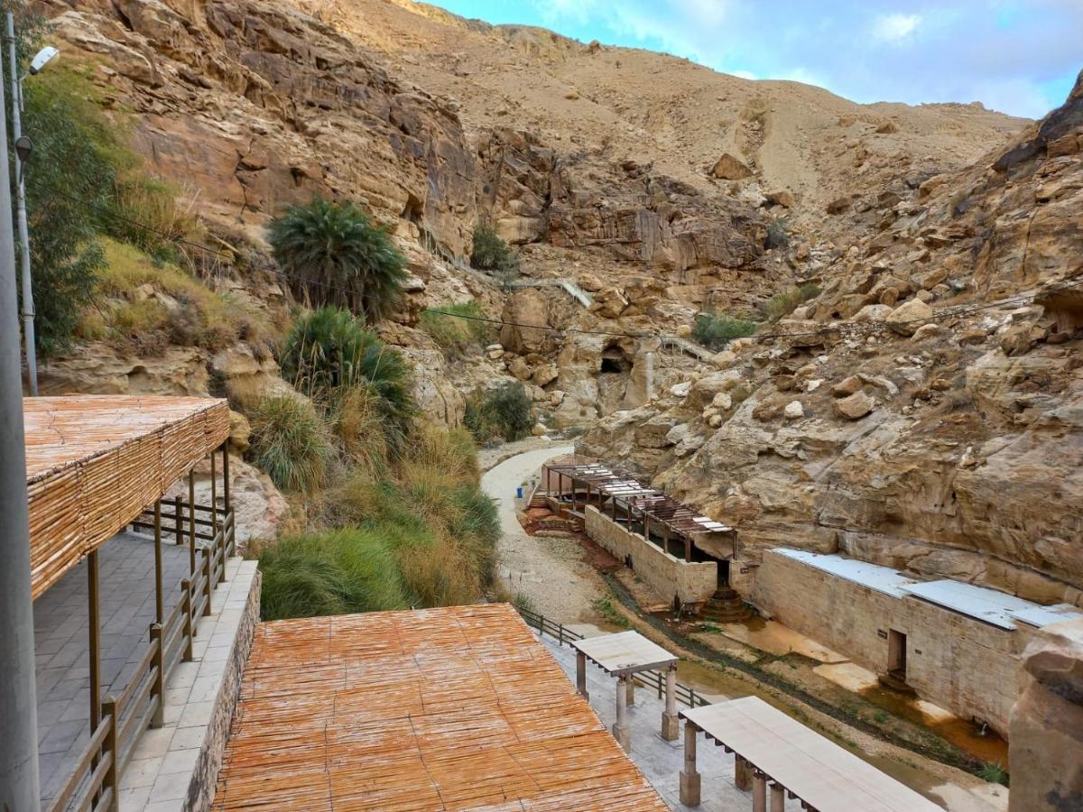 Afra Hot Springs Chalets At-Tafilah Esterno foto