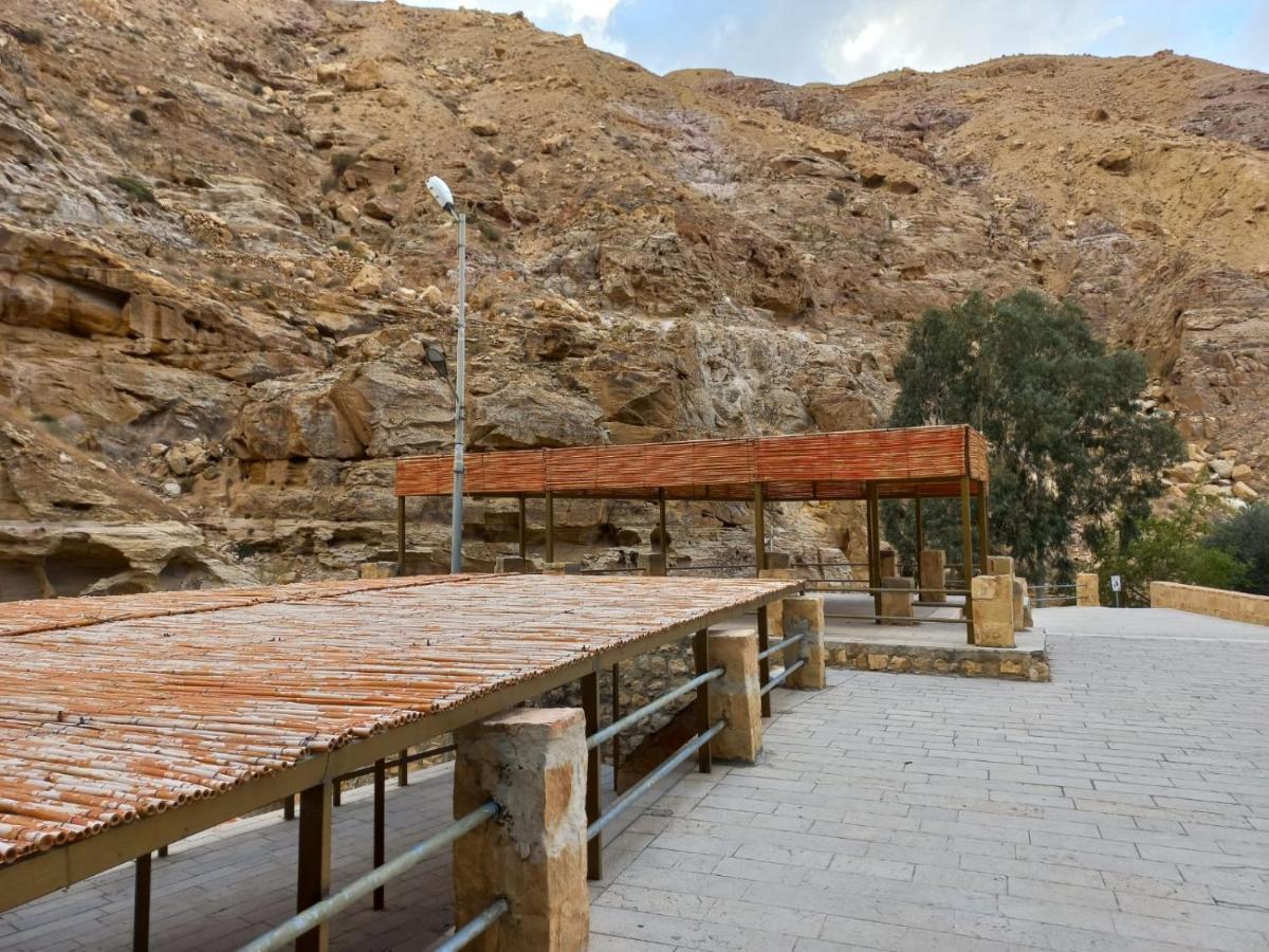 Afra Hot Springs Chalets At-Tafilah Esterno foto