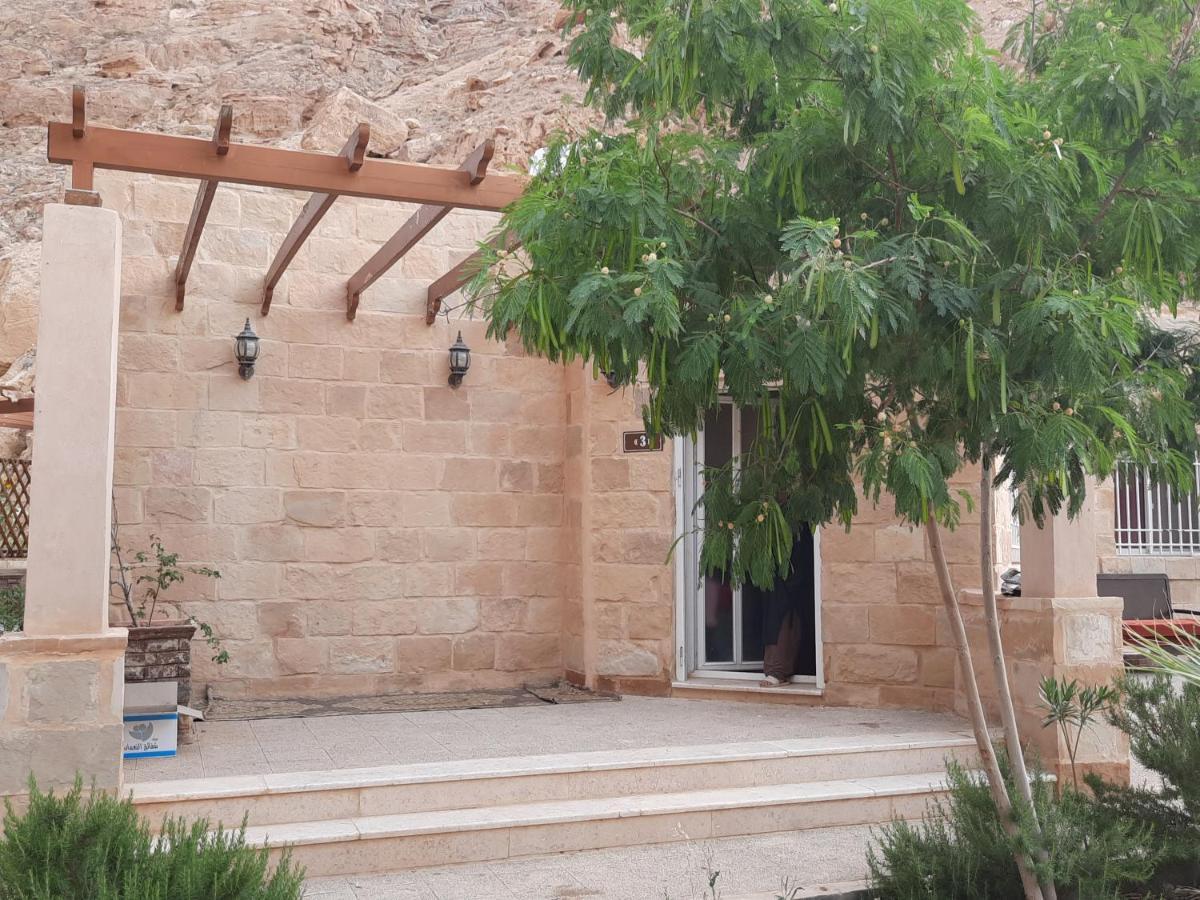 Afra Hot Springs Chalets At-Tafilah Esterno foto