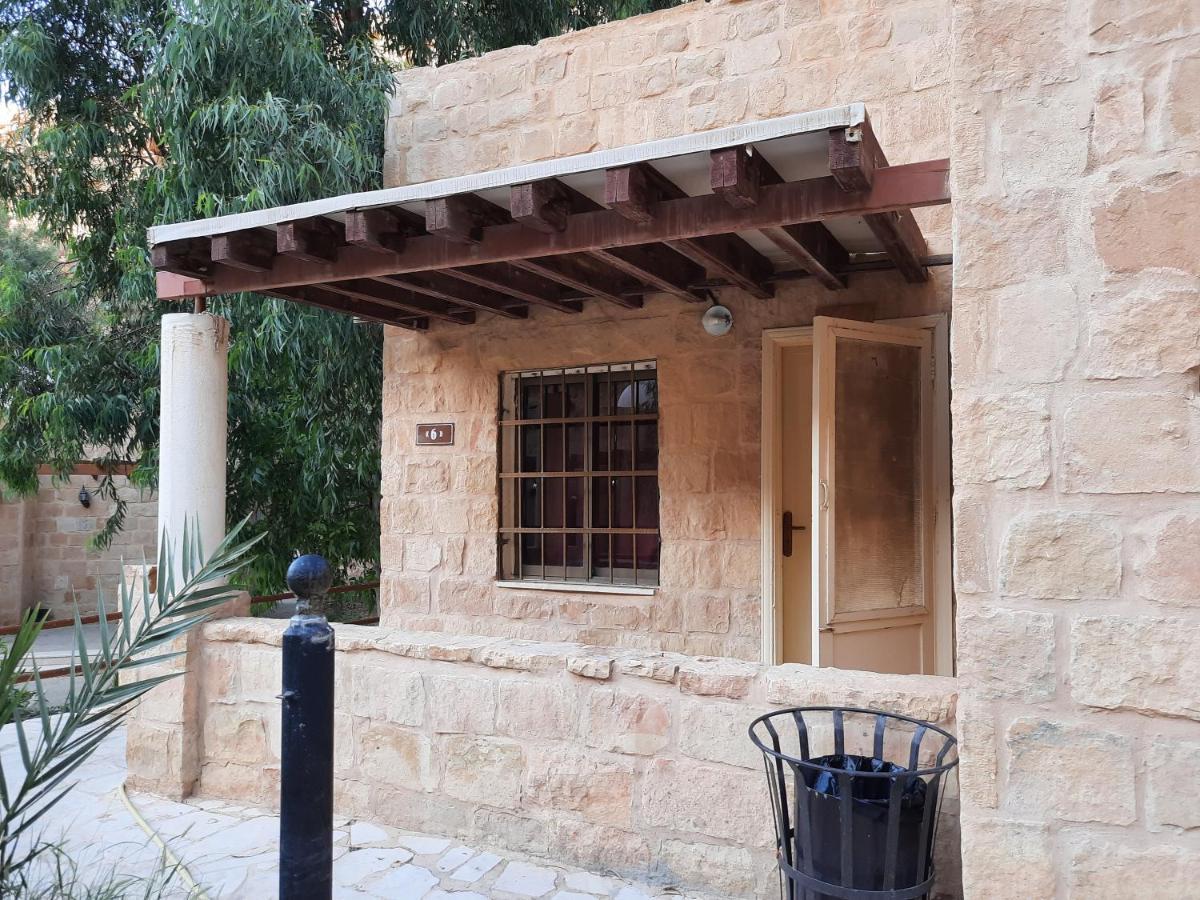 Afra Hot Springs Chalets At-Tafilah Esterno foto