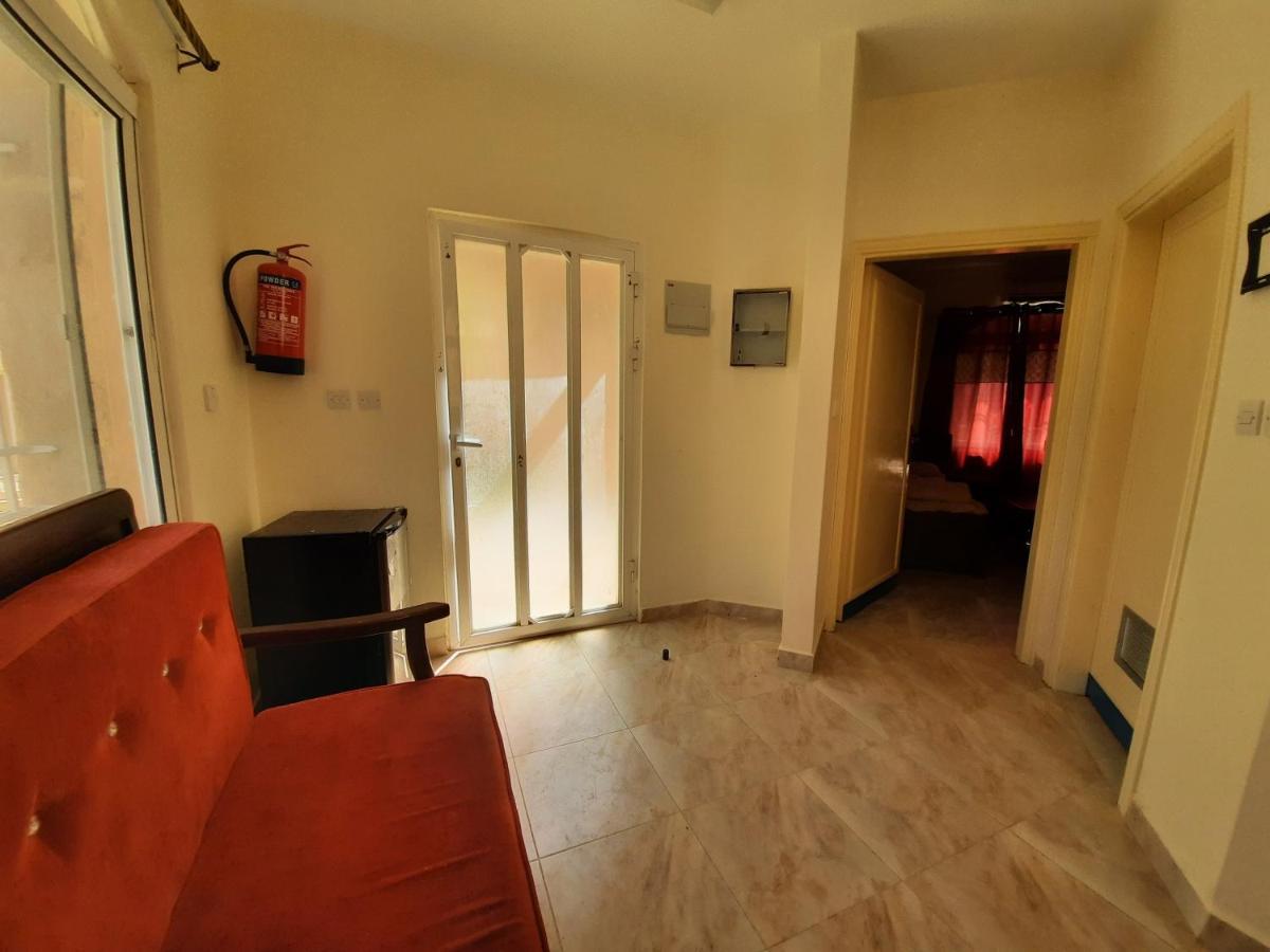 Afra Hot Springs Chalets At-Tafilah Esterno foto