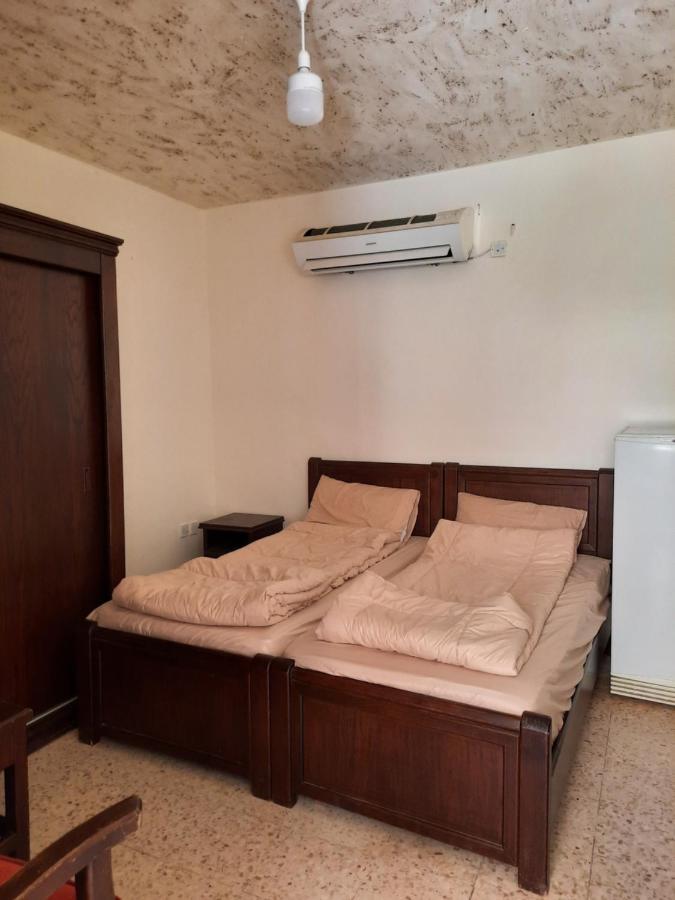 Afra Hot Springs Chalets At-Tafilah Esterno foto